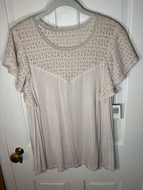 NWT Torrid Women’s 0 Large Knit Super Soft Lace Top Beige Grey Flutter Sleeve